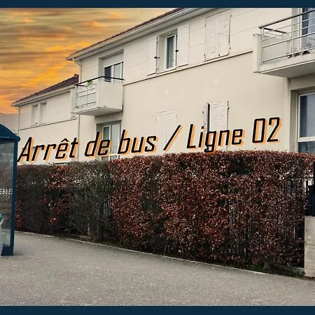 Appartement Avec Salle De Jeux Privee,10min De Transport En Commun 6 Couchages