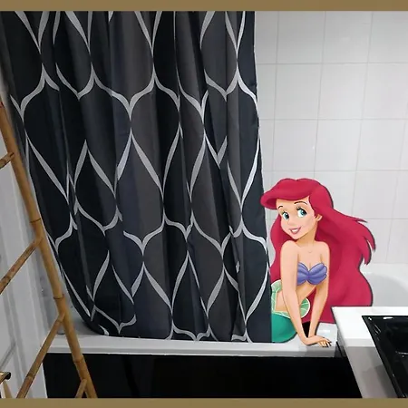 Appartement Avec Salle De Jeux Privee,10min De Transport En Commun 6 Couchages *